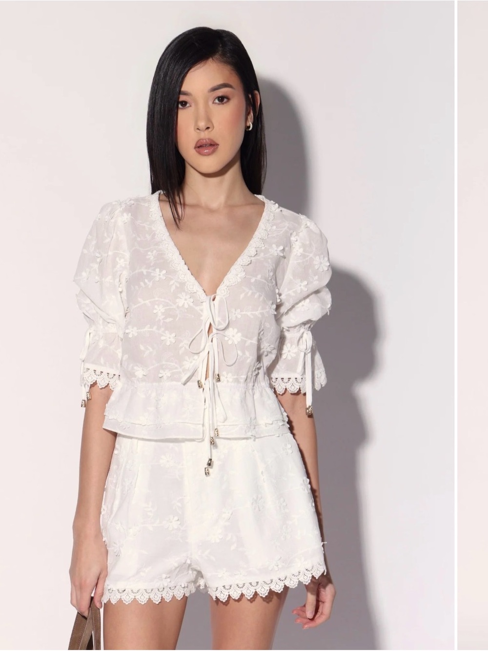 Walter Baker White Embroidered Tie-Front Blouse